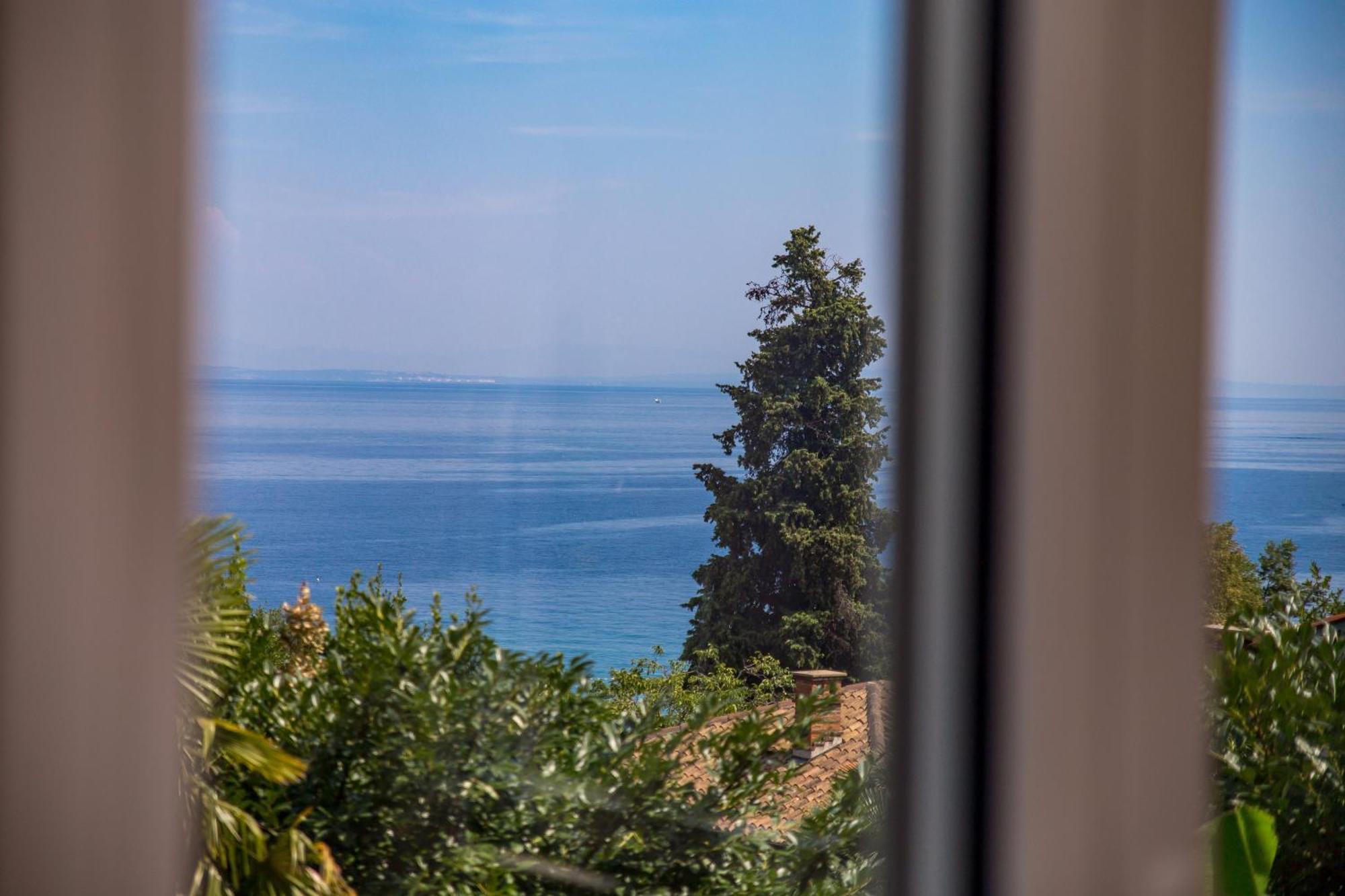 Apartments Liana Opatija Oda fotoğraf